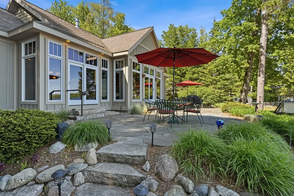 2704 Crescent Shores Drive Long Lake Township MI 49685