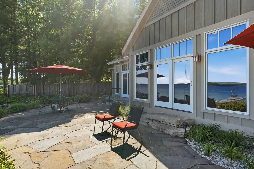 2704 Crescent Shores Drive Long Lake Township MI 49685