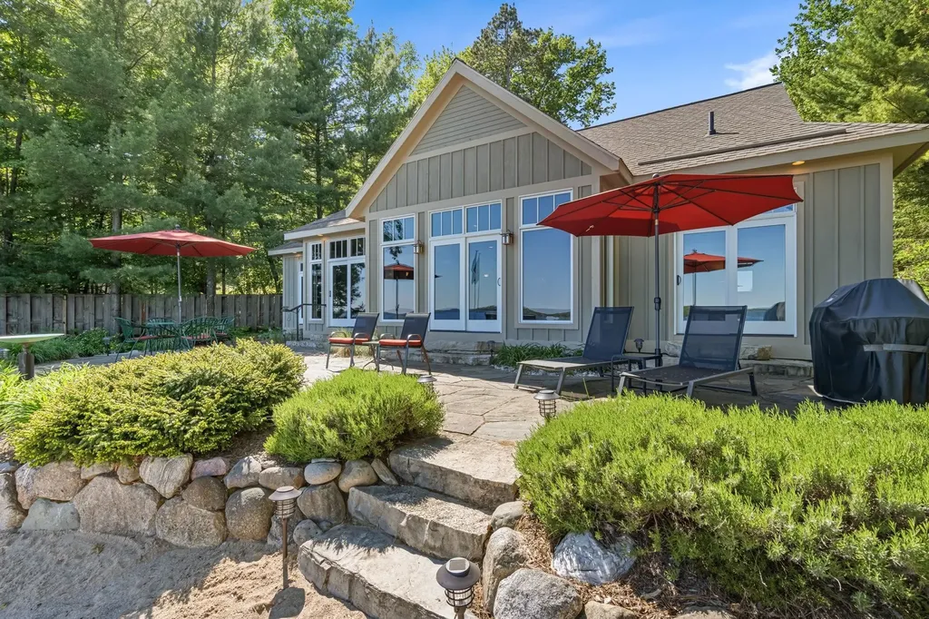 2704 Crescent Shores Drive Long Lake Township MI 49685