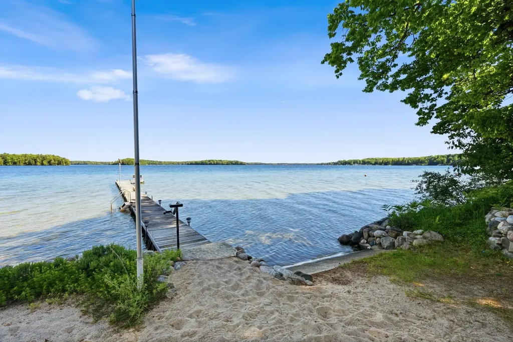2704 Crescent Shores Drive Long Lake Township MI 49685