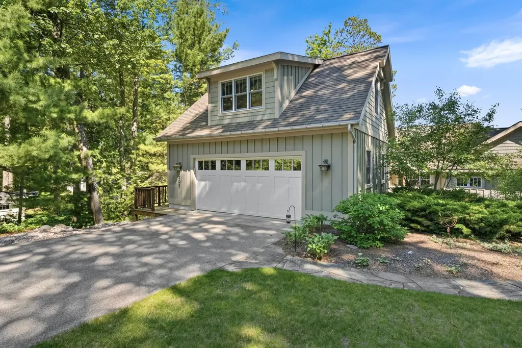 2704 Crescent Shores Drive Long Lake Township MI 49685