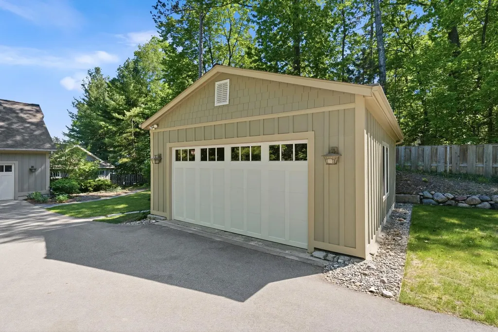2704 Crescent Shores Drive Long Lake Township MI 49685