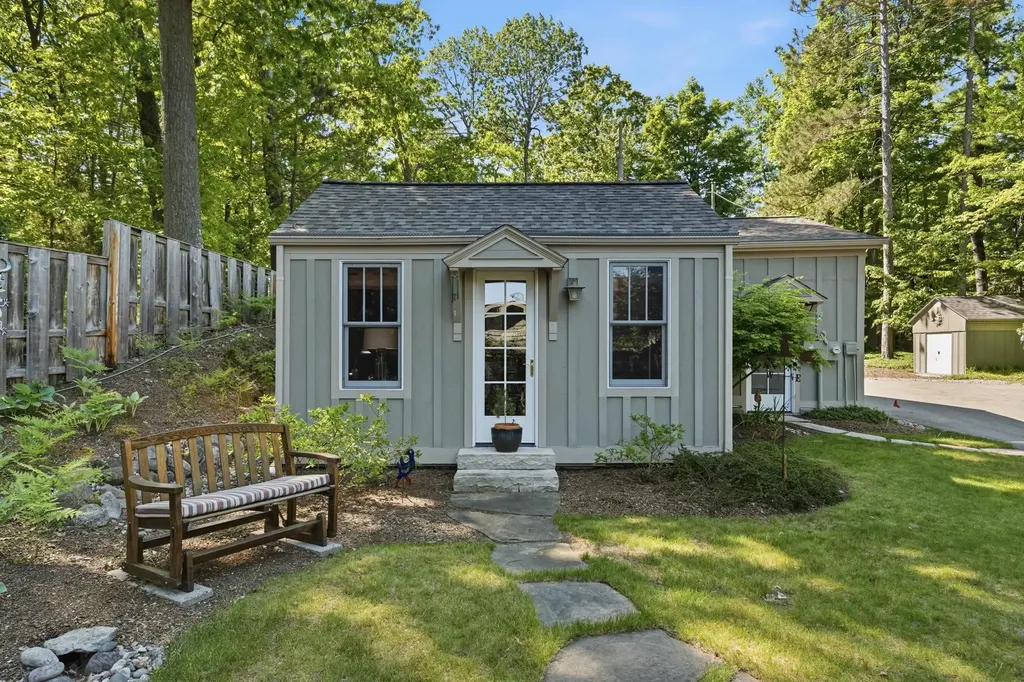 2704 Crescent Shores Drive Long Lake Township MI 49685