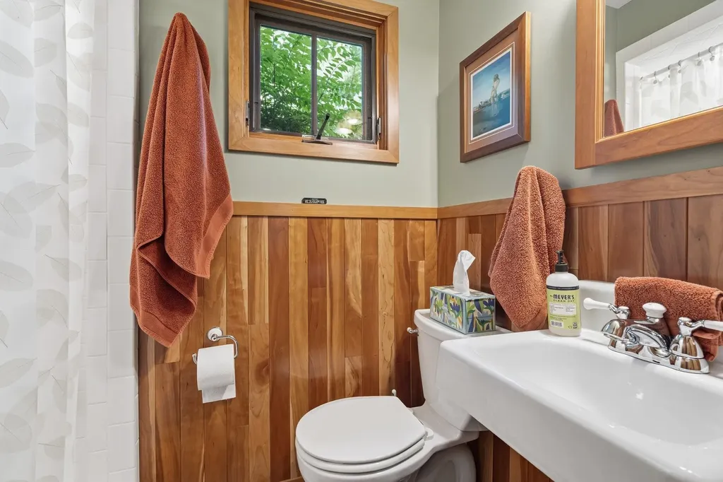 2704 Crescent Shores Drive Long Lake Township MI 49685