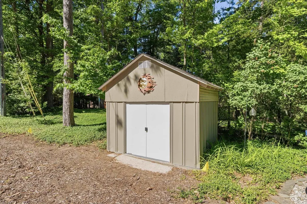 2704 Crescent Shores Drive Long Lake Township MI 49685