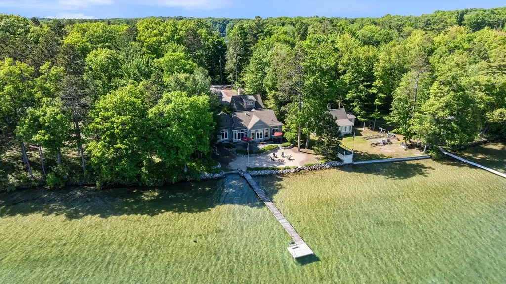 2704 Crescent Shores Drive Long Lake Township MI 49685