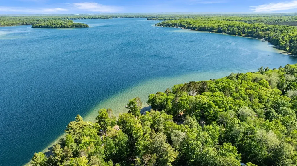 2704 Crescent Shores Drive Long Lake Township MI 49685