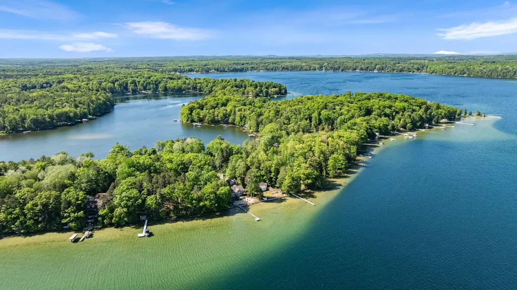 2704 Crescent Shores Drive Long Lake Township MI 49685