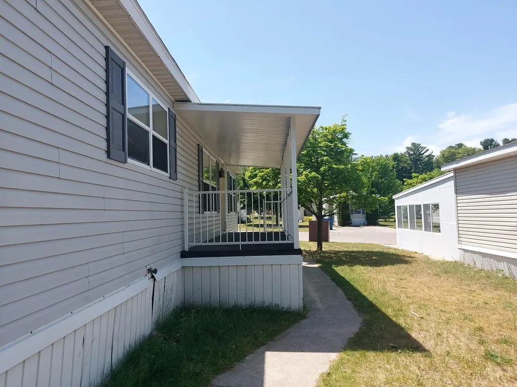2336 Leisure Lane Garfield Charter Township MI 49686