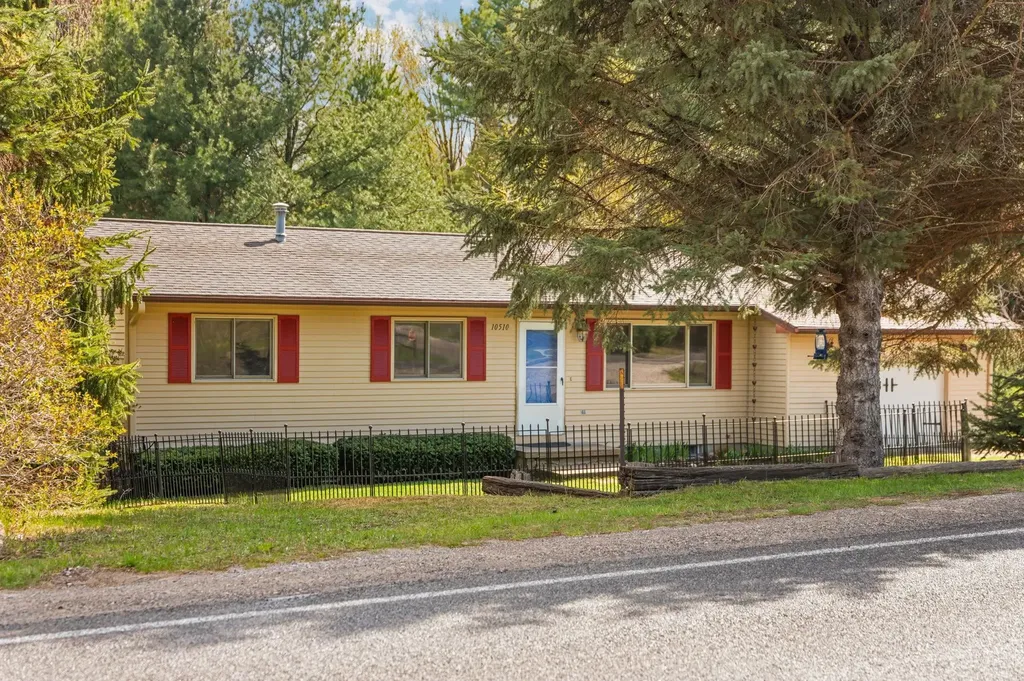 10510 E Shady Lane Bingham Township MI 49682
