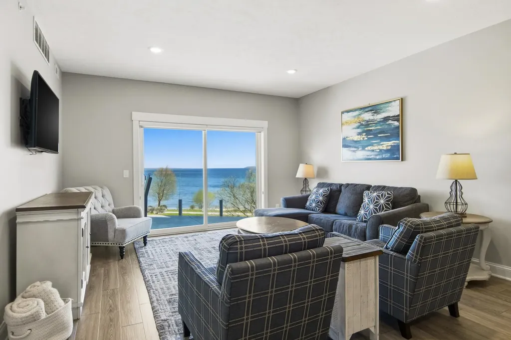 539 Bay Street Traverse City City MI 49684