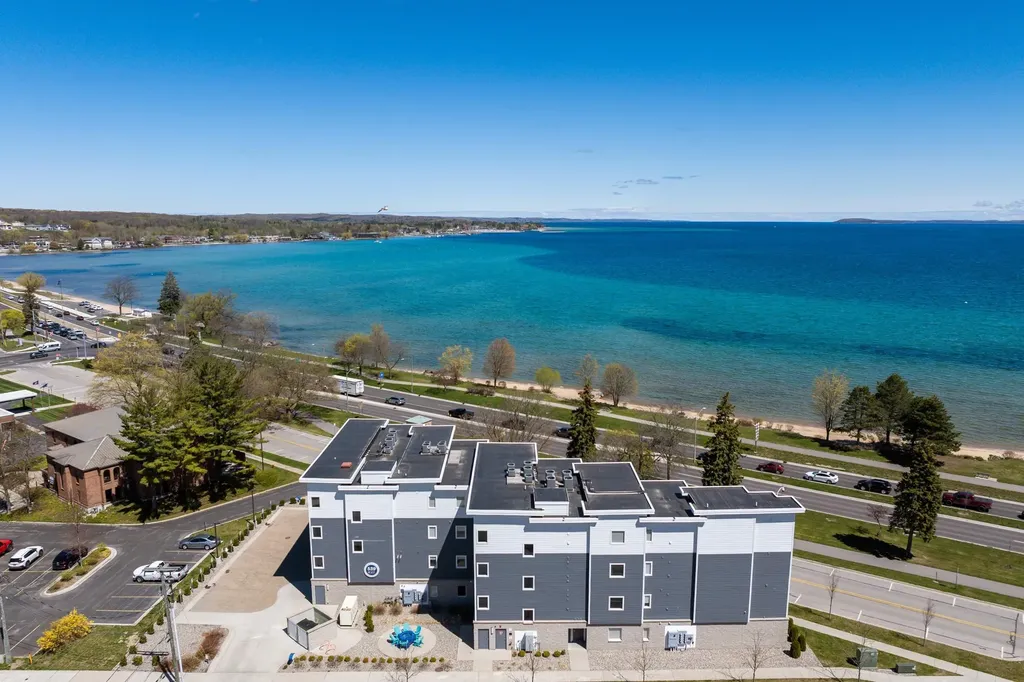 539 Bay Street Traverse City City MI 49684