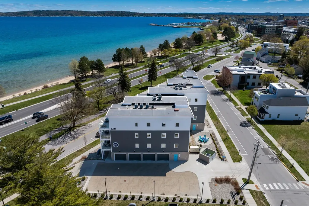 539 Bay Street Traverse City City MI 49684