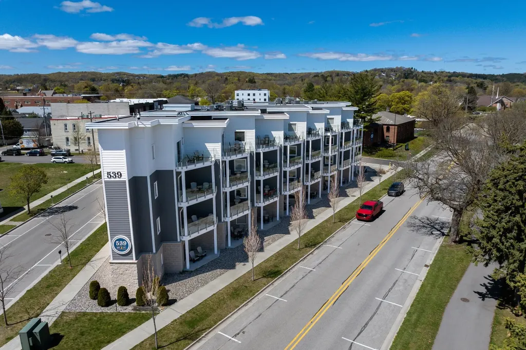 539 Bay Street Traverse City City MI 49684