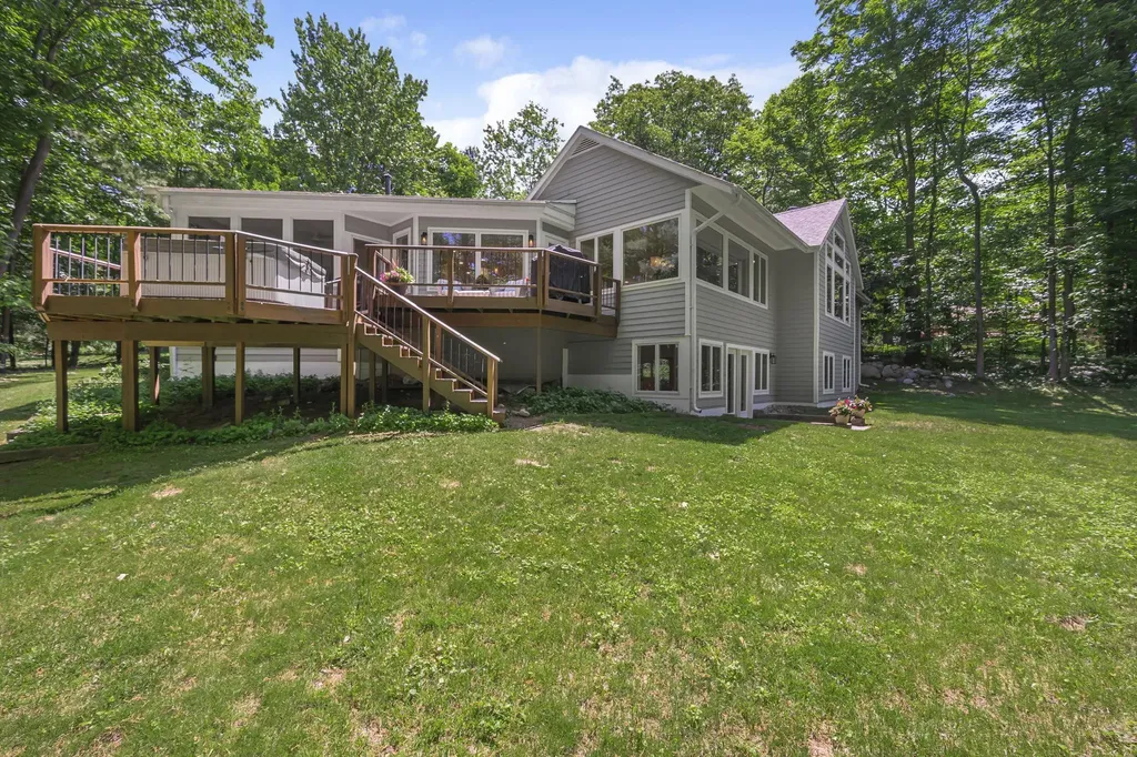7059 Leorie Drive Peninsula Township MI 49686