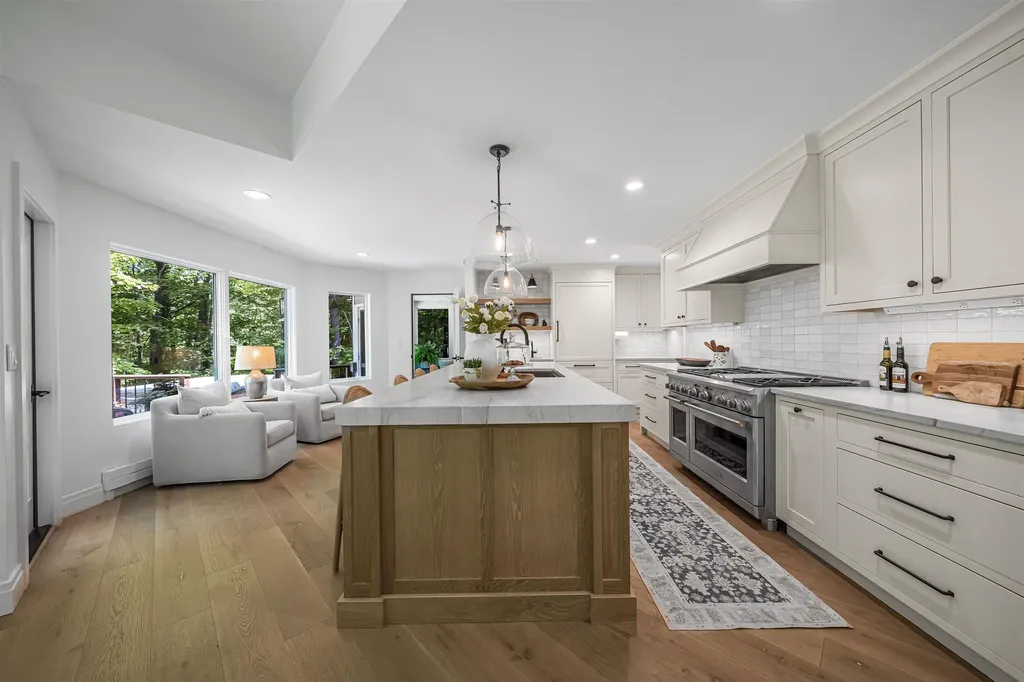 7059 Leorie Drive Peninsula Township MI 49686