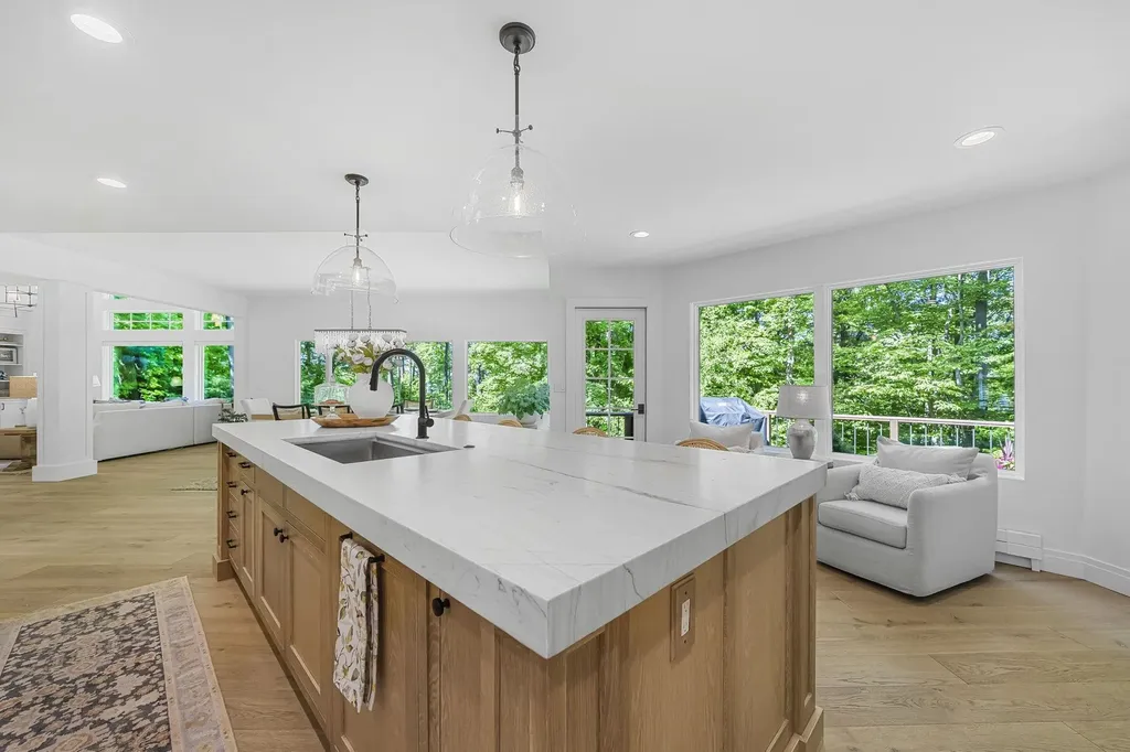 7059 Leorie Drive Peninsula Township MI 49686