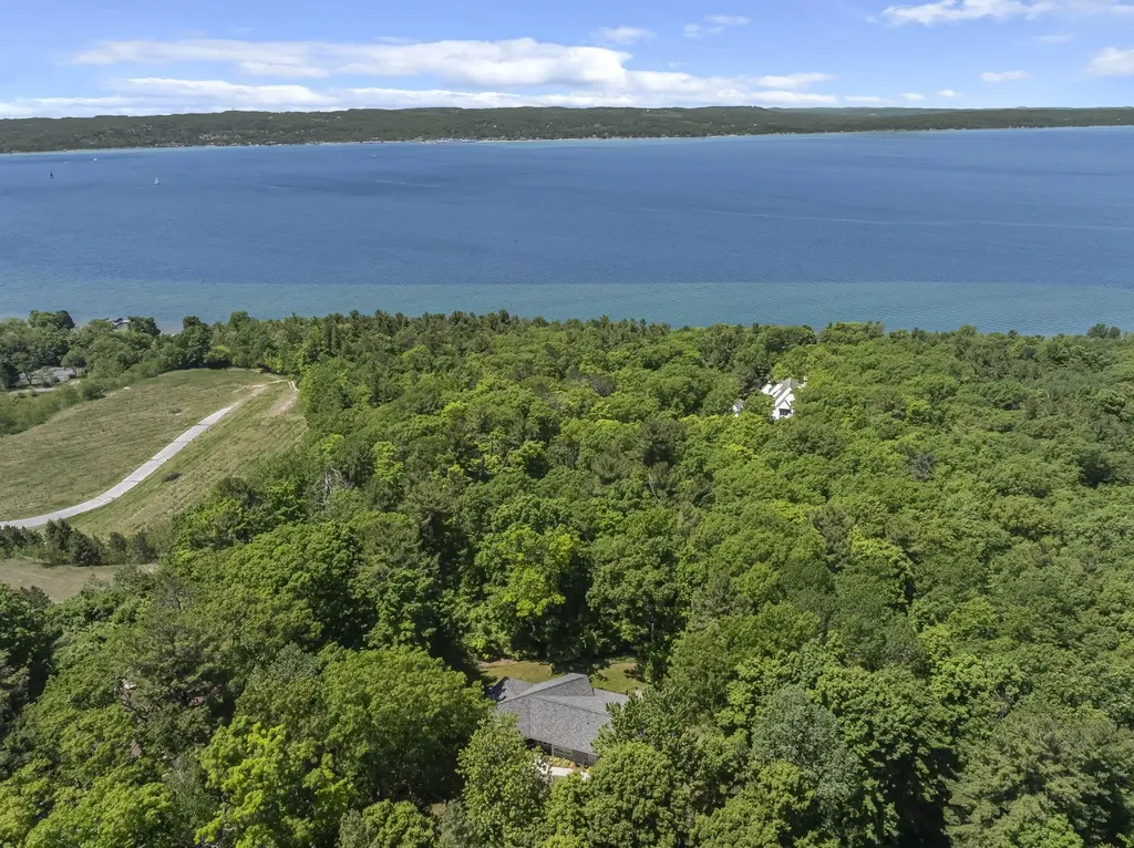 7059 Leorie Drive Peninsula Township MI 49686