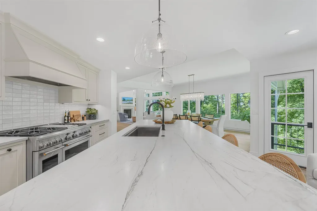 7059 Leorie Drive Peninsula Township MI 49686