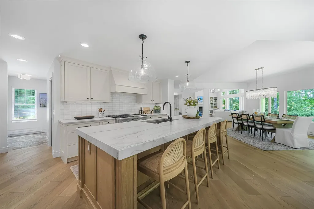 7059 Leorie Drive Peninsula Township MI 49686