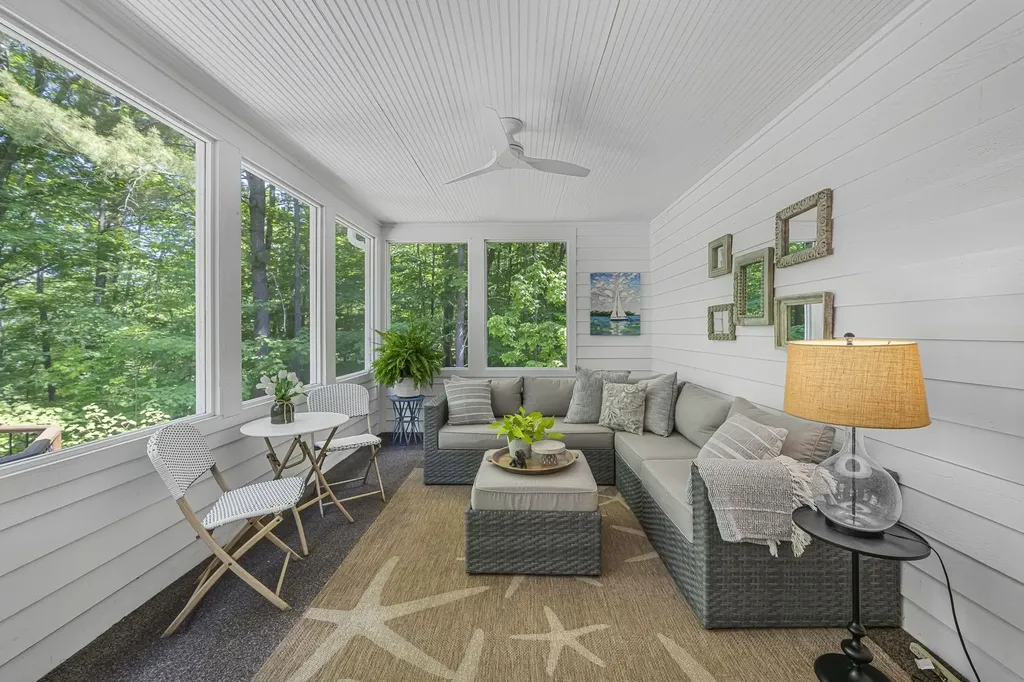 7059 Leorie Drive Peninsula Township MI 49686