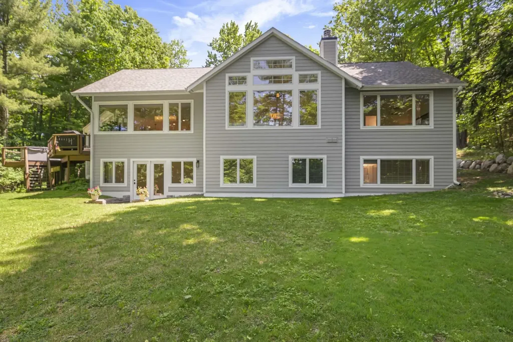 7059 Leorie Drive Peninsula Township MI 49686