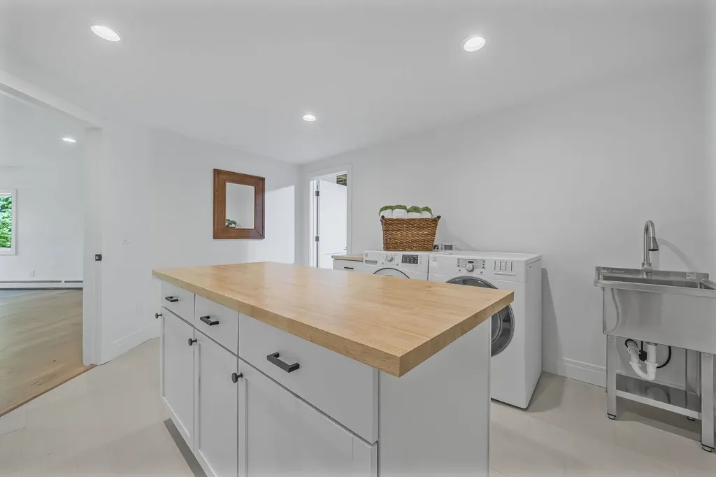 7059 Leorie Drive Peninsula Township MI 49686