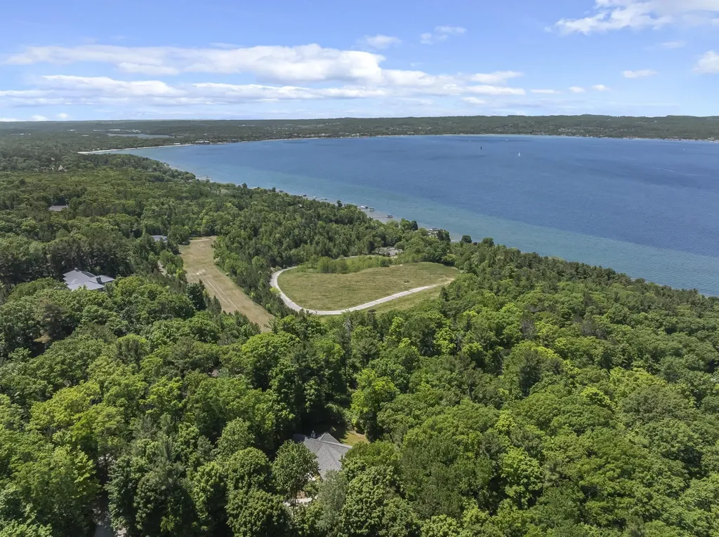 7059 Leorie Drive Peninsula Township MI 49686