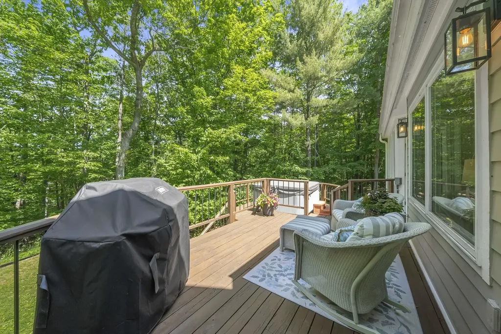 7059 Leorie Drive Peninsula Township MI 49686