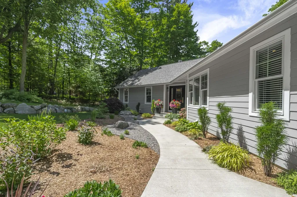 7059 Leorie Drive Peninsula Township MI 49686