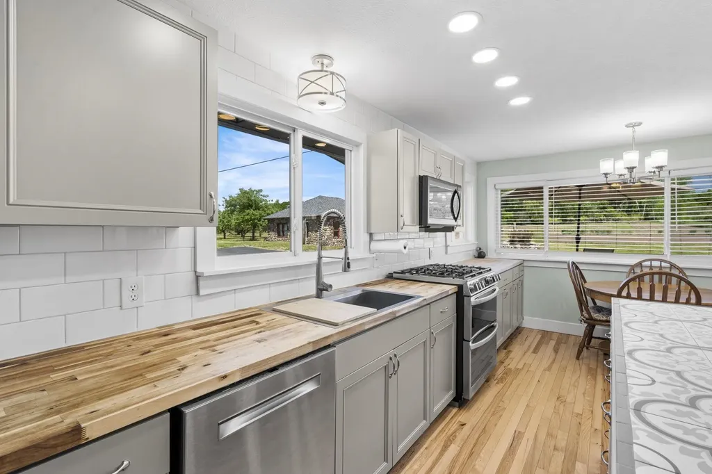 14792 Peninsula Drive Peninsula Township MI 49686