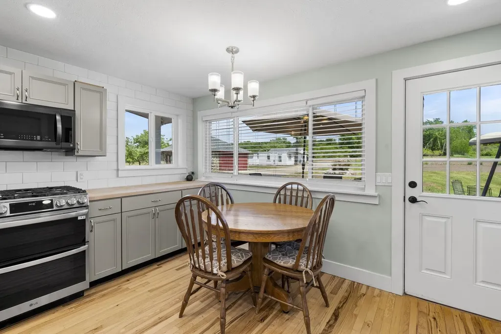 14792 Peninsula Drive Peninsula Township MI 49686