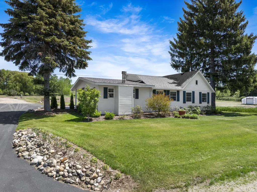 14792 Peninsula Drive Peninsula Township MI 49686