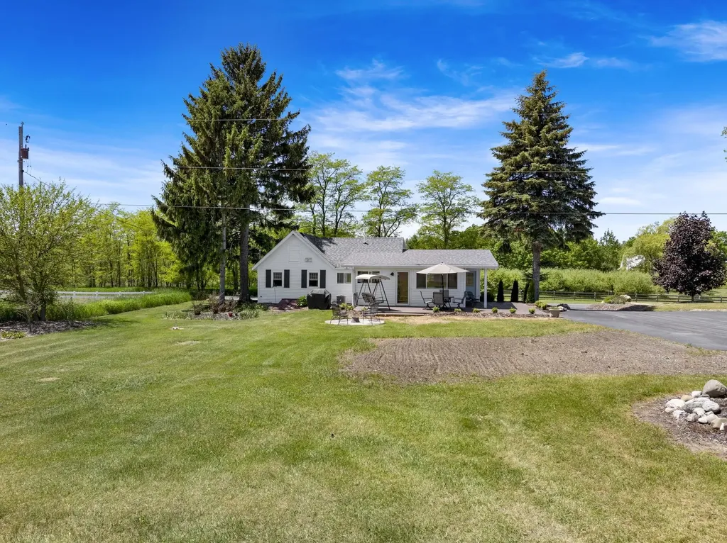 14792 Peninsula Drive Peninsula Township MI 49686