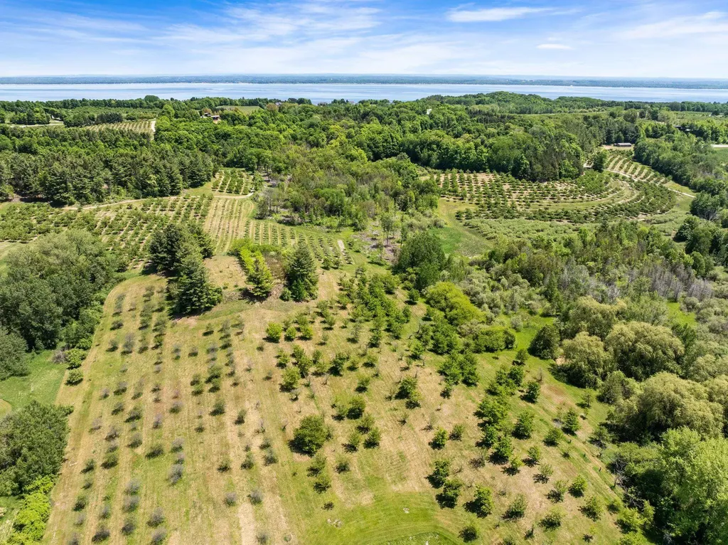 14792 Peninsula Drive Peninsula Township MI 49686