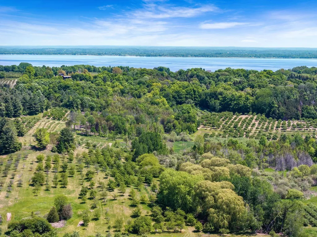 14792 Peninsula Drive Peninsula Township MI 49686