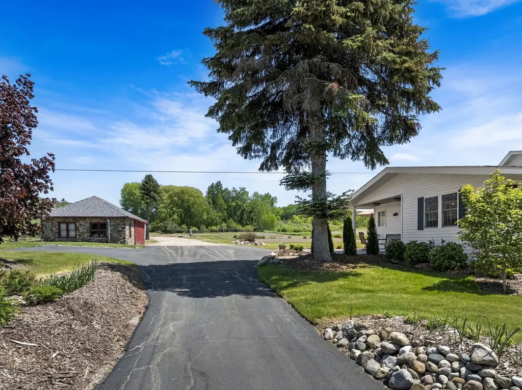 14792 Peninsula Drive Peninsula Township MI 49686