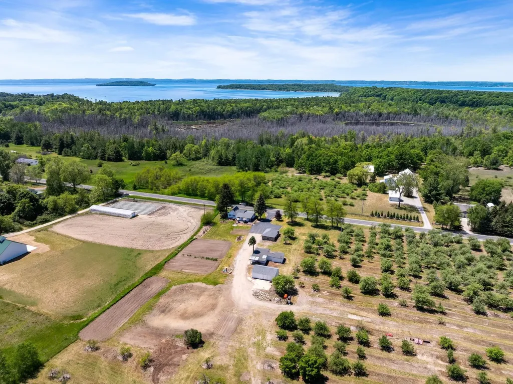 14792 Peninsula Drive Peninsula Township MI 49686
