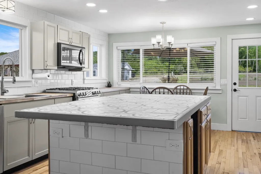 14792 Peninsula Drive Peninsula Township MI 49686