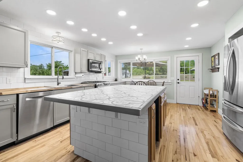 14792 Peninsula Drive Peninsula Township MI 49686