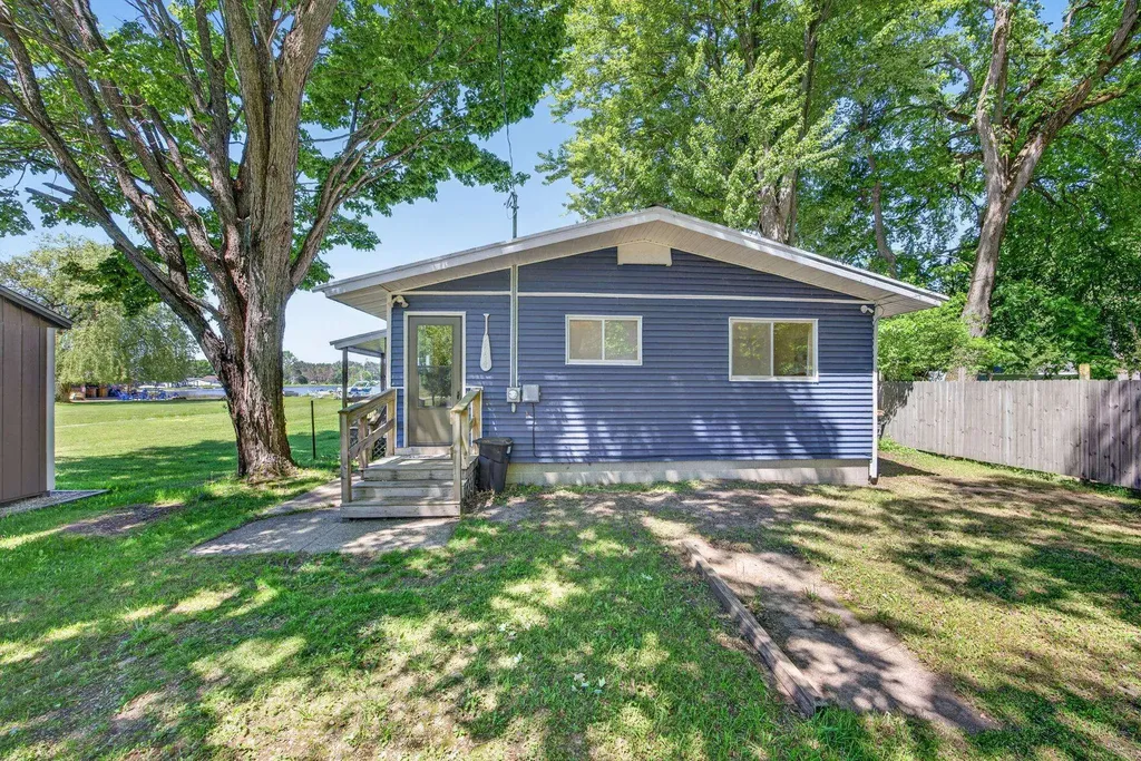 2864 Pleasant Lake Shore Drive Selma Township MI 49601