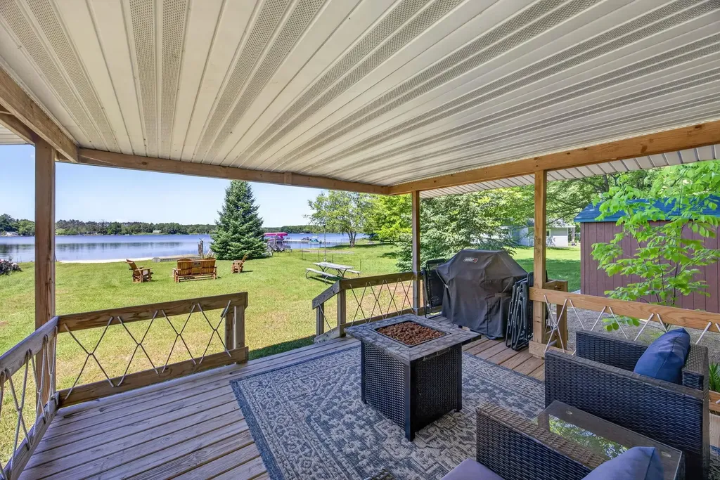 2864 Pleasant Lake Shore Drive Selma Township MI 49601