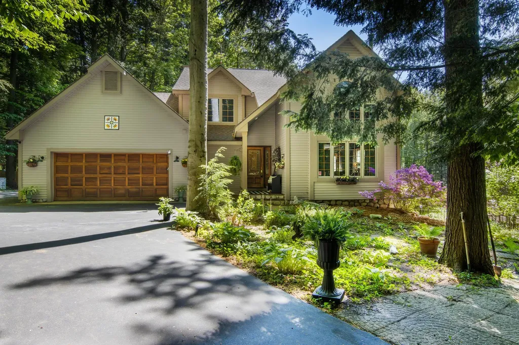 1504 Cedar Drive Long Lake Township MI 49684