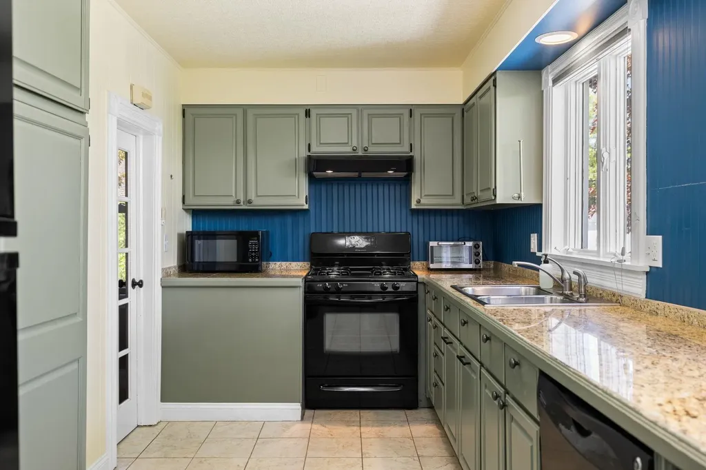 316 W Tenth Street Traverse City City MI 49684