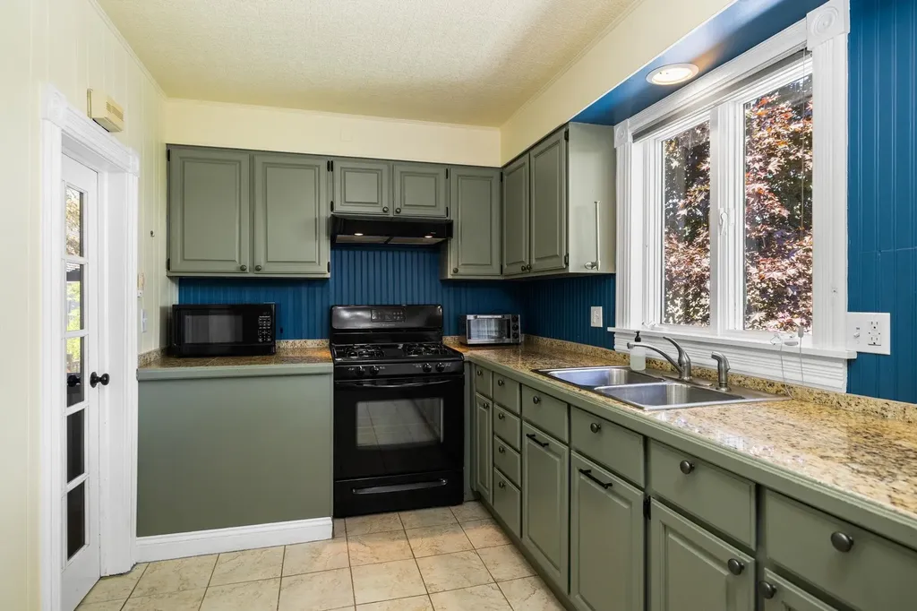316 W Tenth Street Traverse City City MI 49684