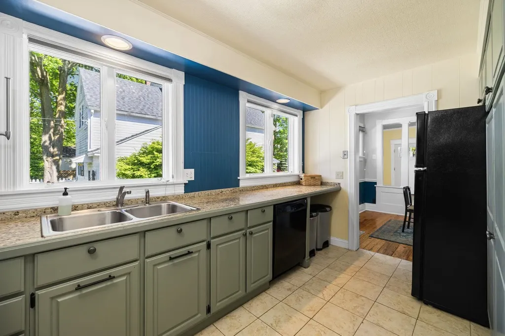 316 W Tenth Street Traverse City City MI 49684