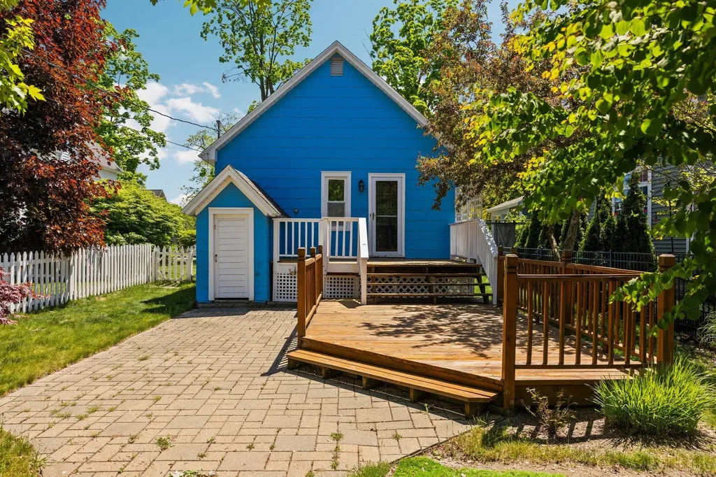 316 W Tenth Street Traverse City City MI 49684