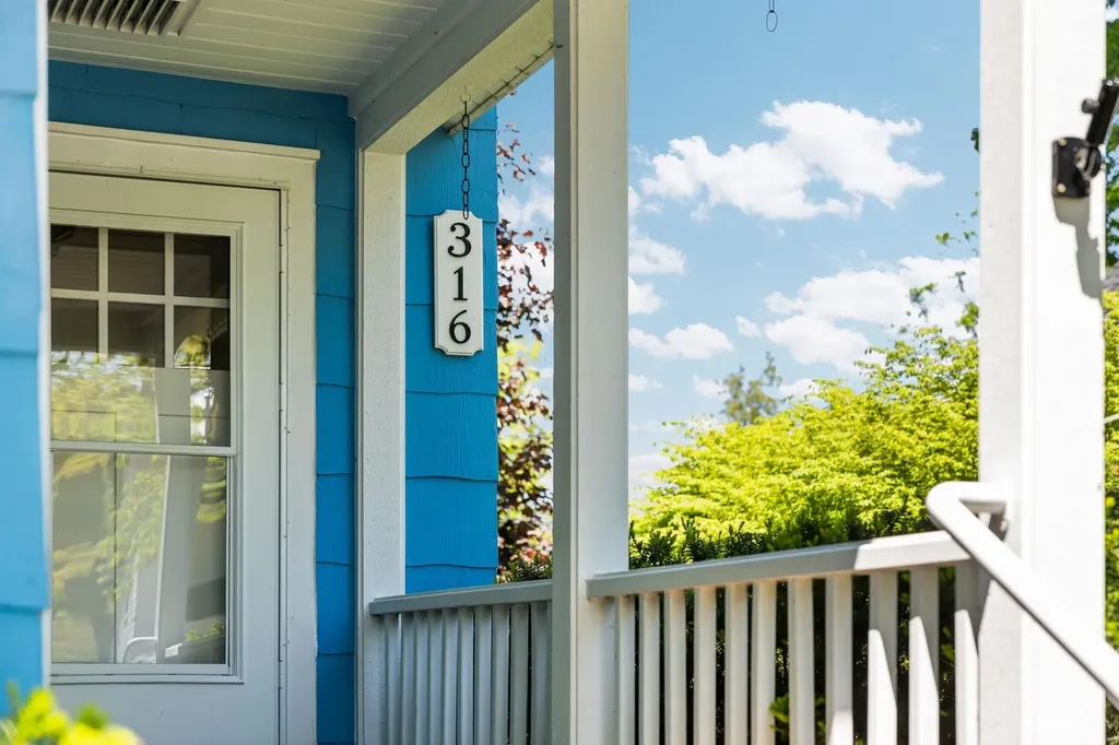 316 W Tenth Street Traverse City City MI 49684
