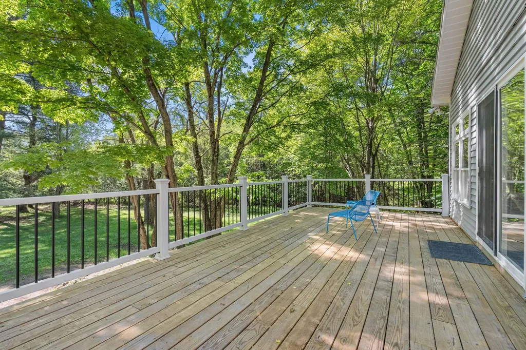 5252 Six Mile Lake Road South Arm Township MI 49729