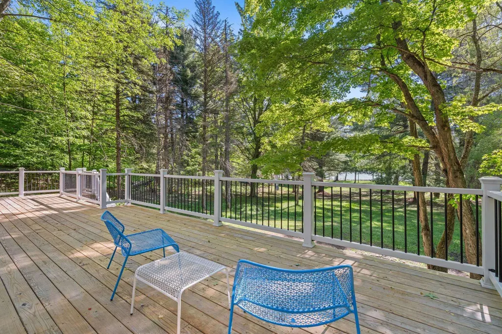 5252 Six Mile Lake Road South Arm Township MI 49729